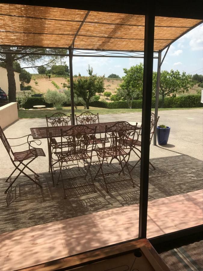 Les Secrets Du Mistral Bed & Breakfast Valensole Exterior photo