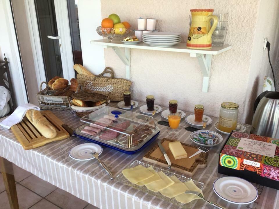 Les Secrets Du Mistral Bed & Breakfast Valensole Exterior photo