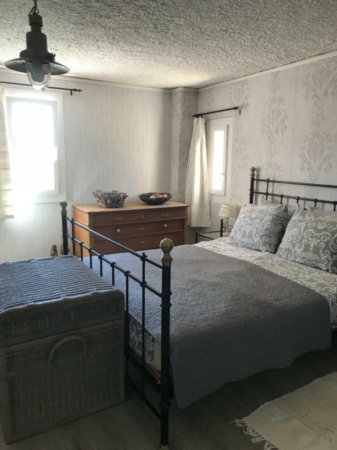 Les Secrets Du Mistral Bed & Breakfast Valensole Exterior photo